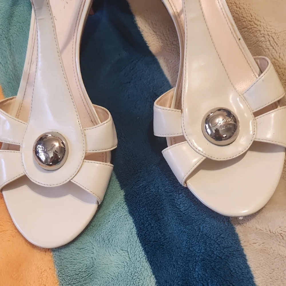 Coach Women's White Patent Sandals - Picture 2 of 6